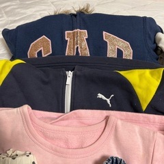 子供服大量の画像