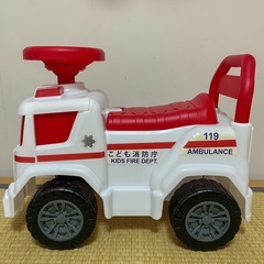 乗り物おもちゃ　救急車の画像