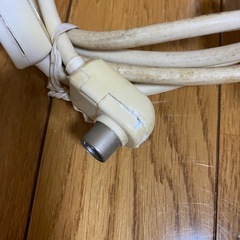 テレビのアンテナ線の画像