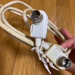 テレビのアンテナ線の画像