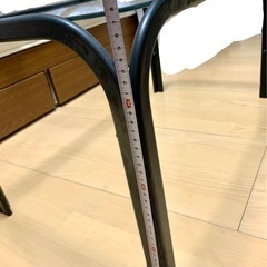 ガラステーブルの画像