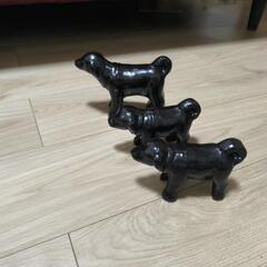 犬は大好きだけど、本物の犬を飼えない人のための犬のフィギュア3体セットです。すぐにお引き取りください。ありがとうございます。の画像