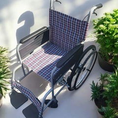(美品)車椅子 中古 自走式車椅子 介助ブレーキ付 折りたたみ の画像