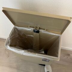 足踏み式開閉ゴミ箱　＃１の画像