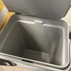 プラスチックゴミ箱＃３ー２個有りの画像
