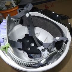 使用品 進和化学工業 作業用ヘルメット SS-19V型 ホワイト スケルトンバイザー TYPE B スモークの画像