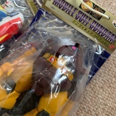 ガンダム小さなフィギュア2つの画像