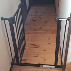【サイズ確認中】ベビーゲート黒の画像