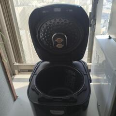 アイリスオーヤマ10合炊き炊飯器の画像