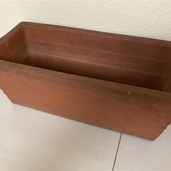 素焼きの角型植木鉢の画像