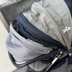 joieベビーシートとベビーカーセットの画像