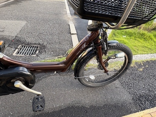 中古20インチブリヂストン電動アシスト自転車　8.9Ah 大阪