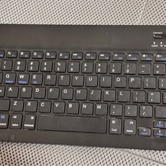 【¥700まとめ売り】アイロン＆キーボード2台（美品）／本日15時以降・吉塚駅にて引き渡しの画像
