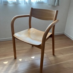 無印良品　オーク材ダイニングアームチェアの画像