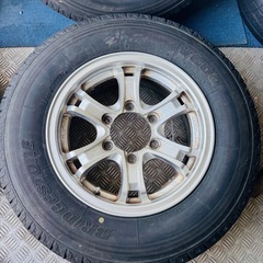 weds KEELER アルミ付　バリ山　BRIDGESTONE V600 195/80R15 107/105L LT 夏タイヤ　2023年製　15インチ　ハイエースの画像
