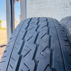 weds KEELER アルミ付　バリ山　BRIDGESTONE V600 195/80R15 107/105L LT 夏タイヤ　2023年製　15インチ　ハイエースの画像