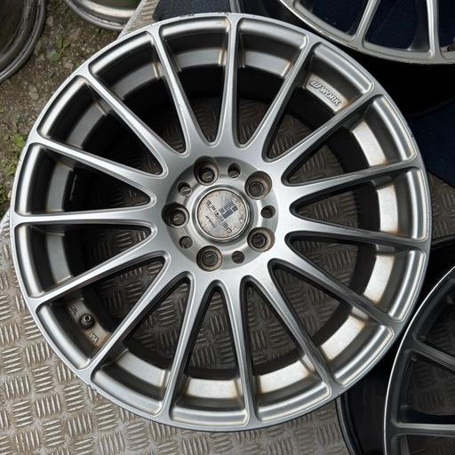 WORK FERVORE 18インチ　7.5J ET53 PCD114.3 シルバー　アルミホイール