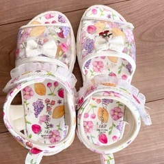 女の子サンダル 18cm かわいい♡ フルーツ フリルの画像