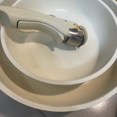 取っ手がとれるフライパン　2点の画像