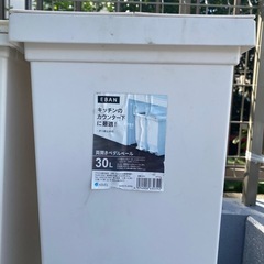 ゴミ箱の画像
