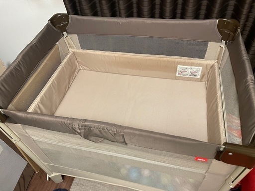 ココネルエアーベビーベッド 折りたたみ式　アップリカ