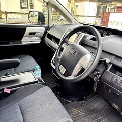 トヨタ ヴォクシー Z 4WD H23 8.08 検査 パールホワイトの画像
