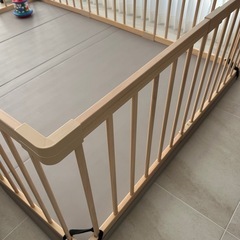 【木製風ベビーサークル（柵のみ）差し上げます／引き取り限定】の画像