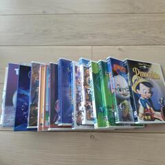 DVD、おもちゃ一式の画像