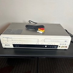VHS.CD.DVDプレーヤーの画像