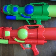 新品アリ　大人浮き輪x3 水鉄砲x2 ダイビングセット 電動空気入れ　空気入れx2 ボール浮き輪 水泳ゴーグルの画像