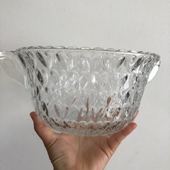 大きな深いボウルの画像