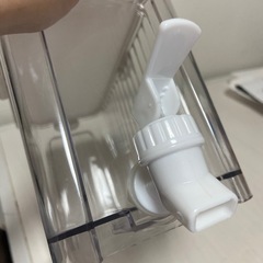 ニトリ　冷蔵庫に入れたまま使えるドリンクサーバーの画像