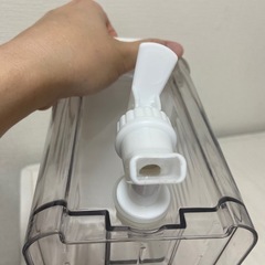 ニトリ　冷蔵庫に入れたまま使えるドリンクサーバーの画像