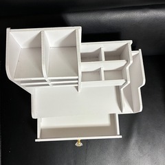 収納棚　ペン立ての画像