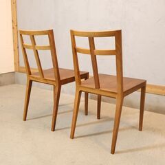 TIME&STYLE(タイムアンドスタイル)のJOBIM(ジョビン)ウォールナット材サイドチェア 2脚セットです。シンプルでナチュラルモダンなダイニングチェアはリビングなどのサイドチェアにも♪の画像