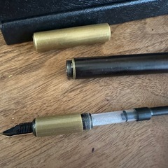 0.1mm細めの万年筆 化粧箱付きの画像