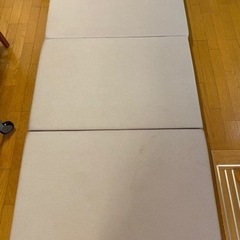 シングルサイズ折りたたみ式マットレス✖︎2枚をお譲りしますの画像