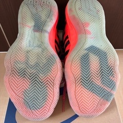 adidasバスケットボールシューズ DAME6の画像