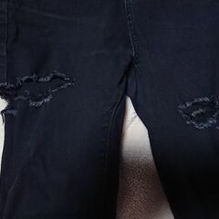 □　レディース　DAZY スキニージーンズ ブラック ダメージ加工　サイズMの画像