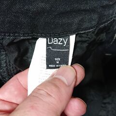 □　レディース　DAZY スキニージーンズ ブラック ダメージ加工　サイズMの画像