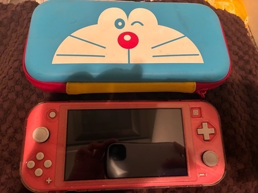 Switchライト　本体　持ち運びケース付き