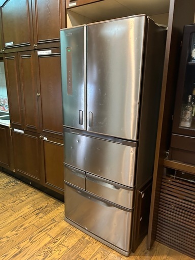 ☆名古屋市近郊送料無料！シャープ2022年冷蔵庫☆SJ-18E9-W 中古美品