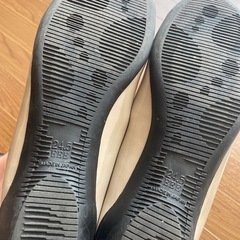 ALPHA CUBIC パンプス ベージュの画像