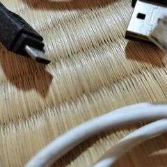 充電ケーブル まとめ売り、auガラケーのAC アダプターなどの画像