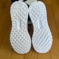 美品！アディダス　シューズ　25cmの画像