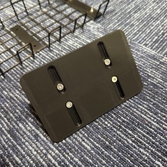 ノートパソコンスタンド　ケーブル収納ラック　パソコン関連の画像