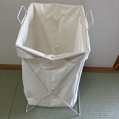 洗濯物入れ用バスケットの画像