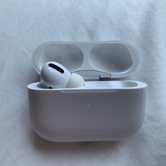 AirPods  Pro 第一世代　充電ケース、左耳のみ　別々での購入可の画像