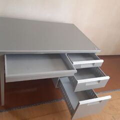 (中古)事務用スチール製机の画像