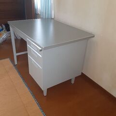 (中古)事務用スチール製机の画像